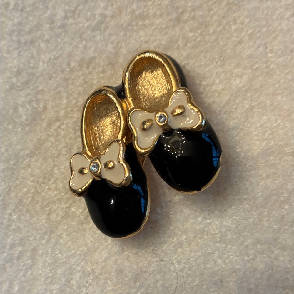 Vintage 80s black shoes with bows